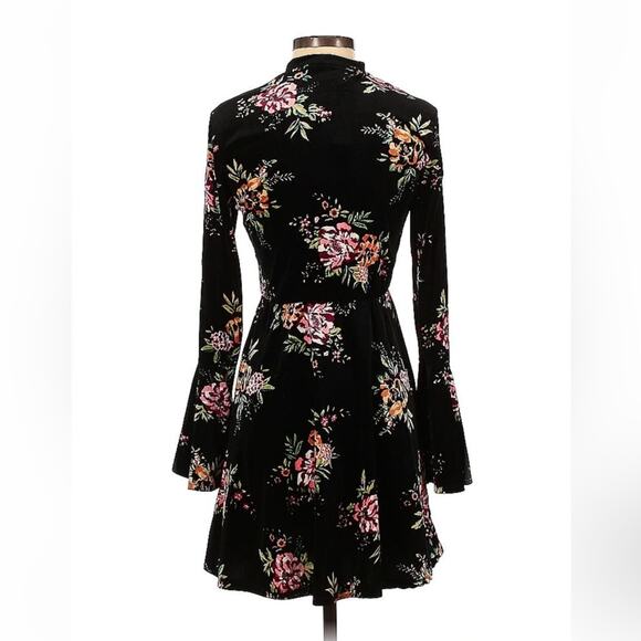 As U Wish long sleeved floral print black velvet mock neck dress, size small - Picture 2 of 9